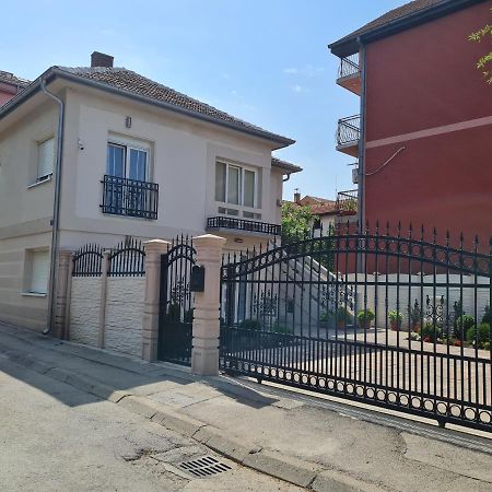 "Astor16" Apartments Nis Exterior photo